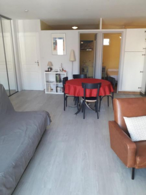 Nice Apt of 48m 2min walk to the city!